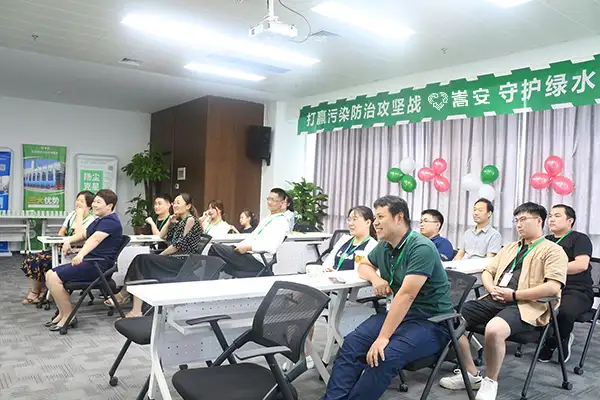 好事成双，迎新会碰上生日会，欢乐幸福溢满整个公司