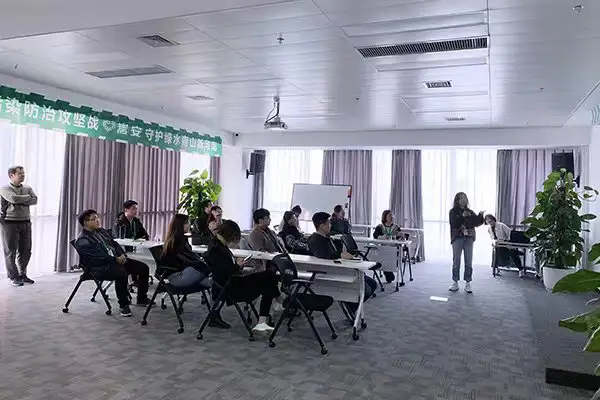 具有科幻色彩的第十期企业沙龙活动在嵩安环保管家举行