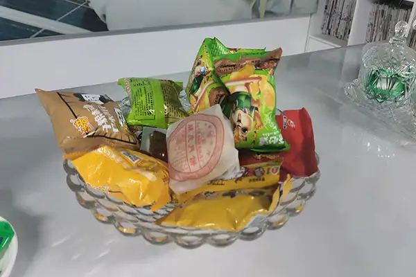 嵩安环保管家下午茶小礼物，每个人都有份儿
