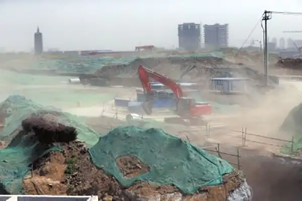 液体环保抑尘剂替代防尘网，喷一次抑尘3个月，省工省力又省钱