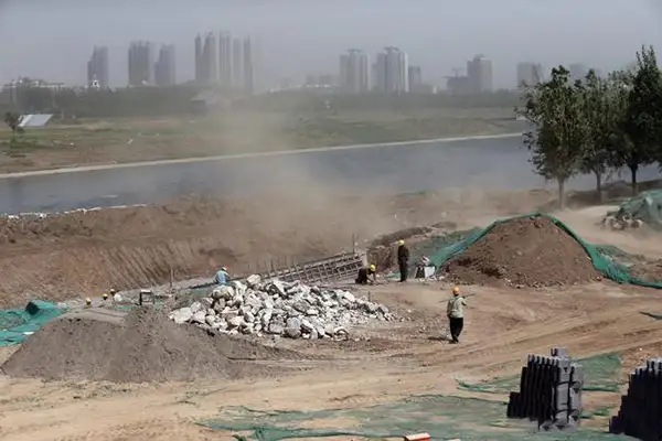 扬尘抑制剂显奇效，治理施工扬尘有一招